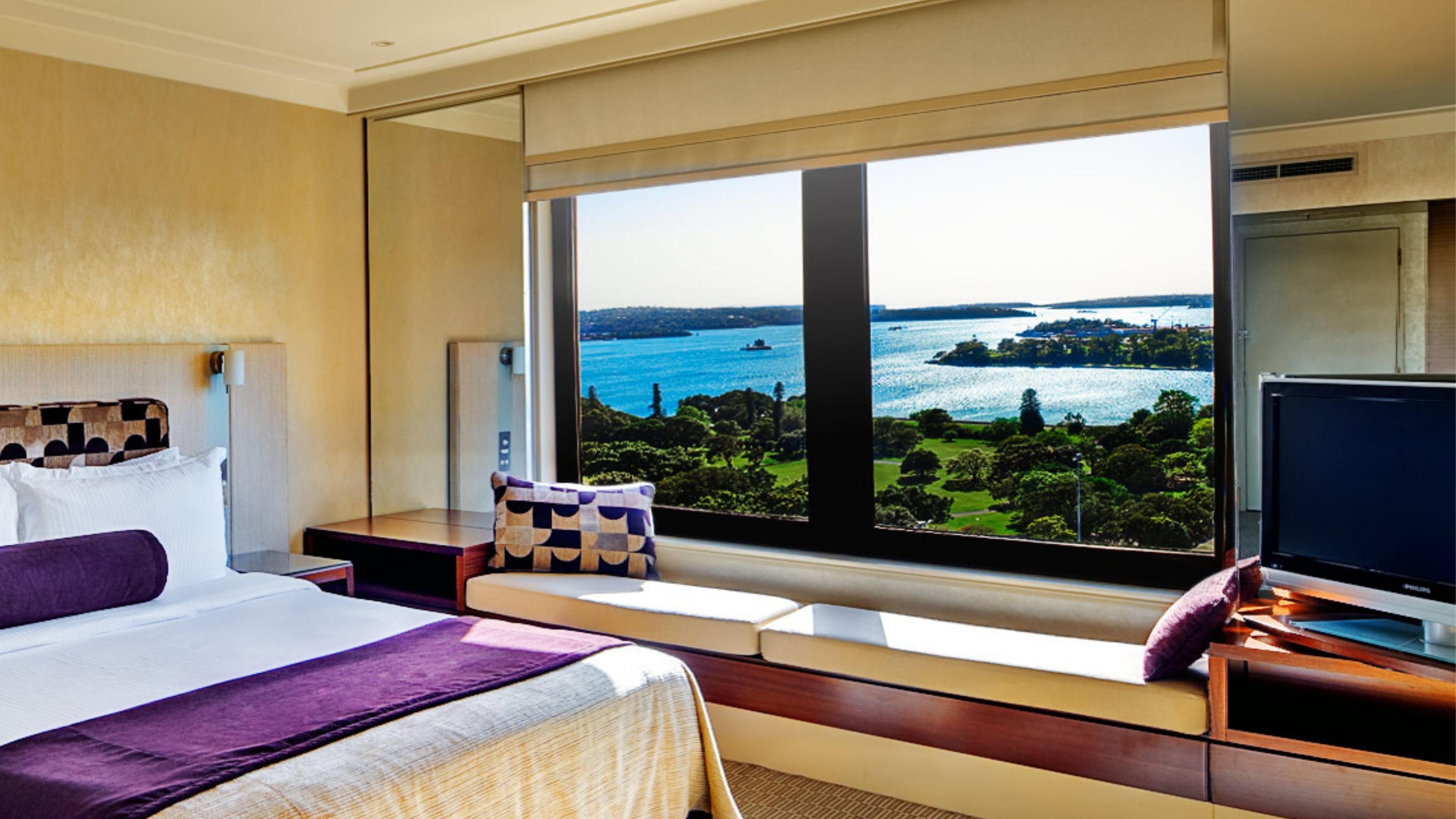 Intercontinental Sydney By Ihg Hotel Exterior photo A room at the Crowne Plaza Hotel